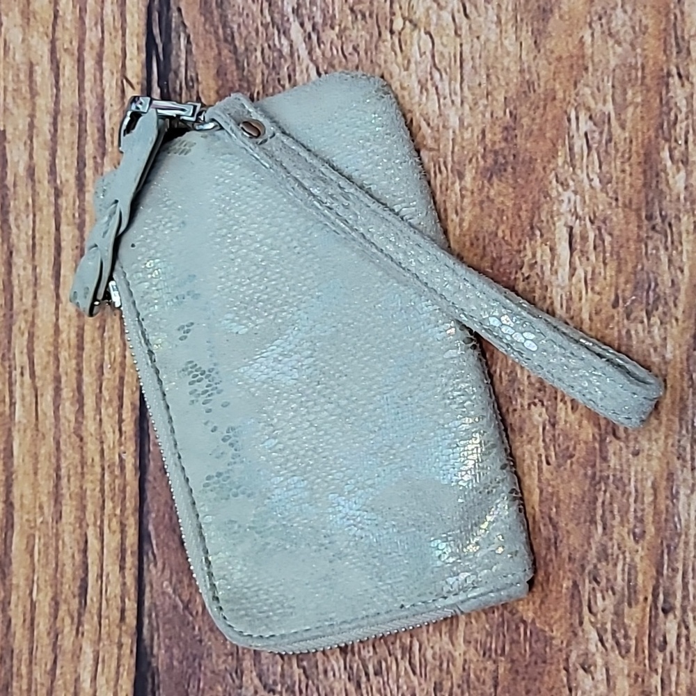 policy the roo pouch in ice princess